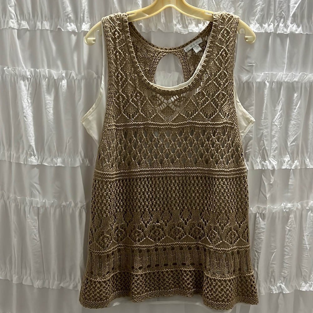 🎉HOST PICK🎉 NEW YORK & COMPANY Crochet Twofer Tank
